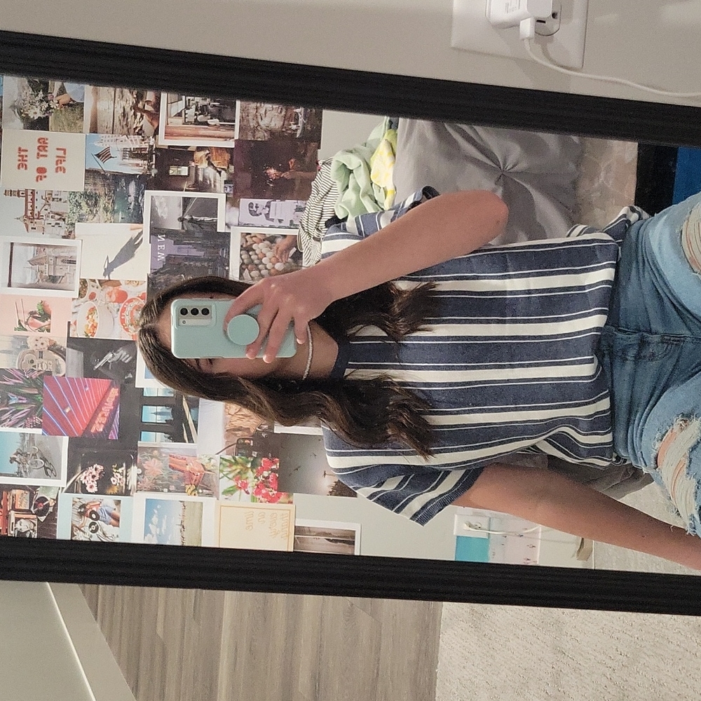 Downeast tee blue and white striped size L